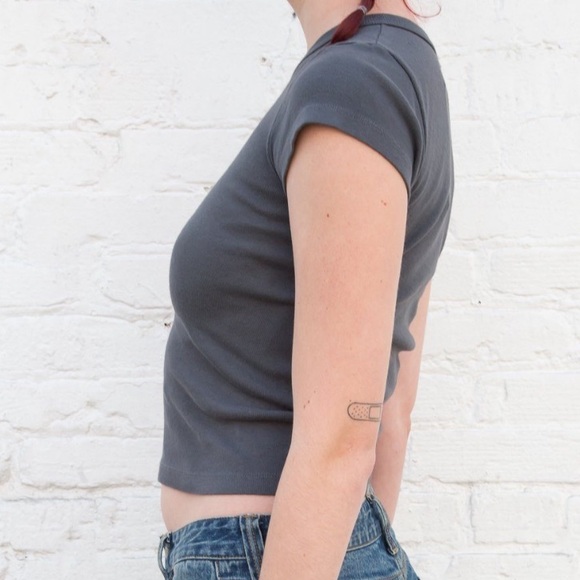 brandy melville nirvana t-shirt - Picture 3 of 4